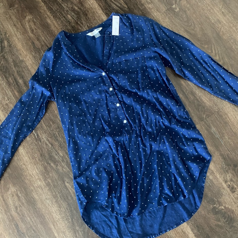 Navy polka dot blouse. Sz S
